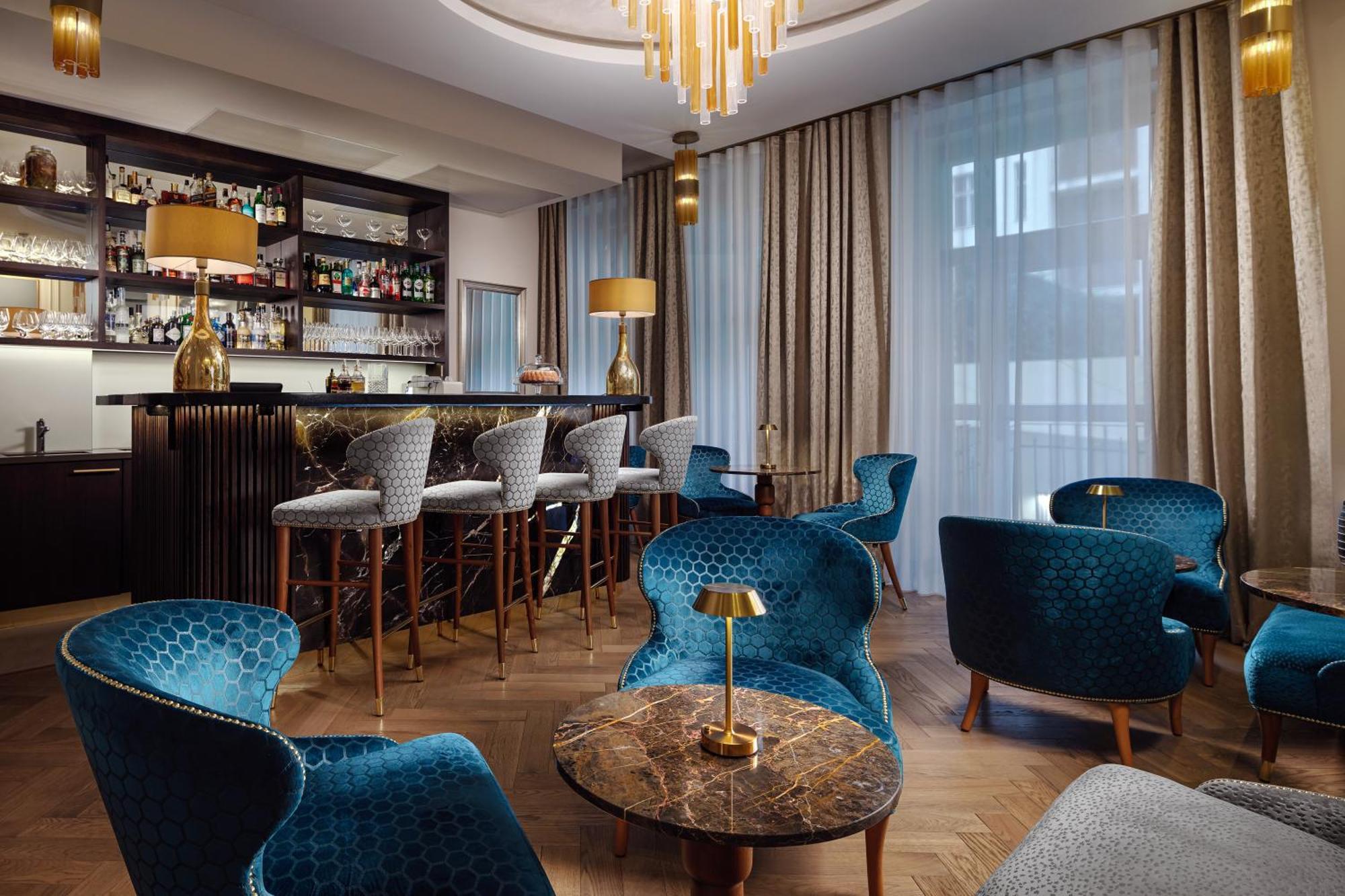 Allure Hotel 4*