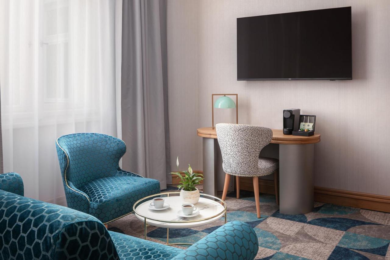 Otel Allure & 4*